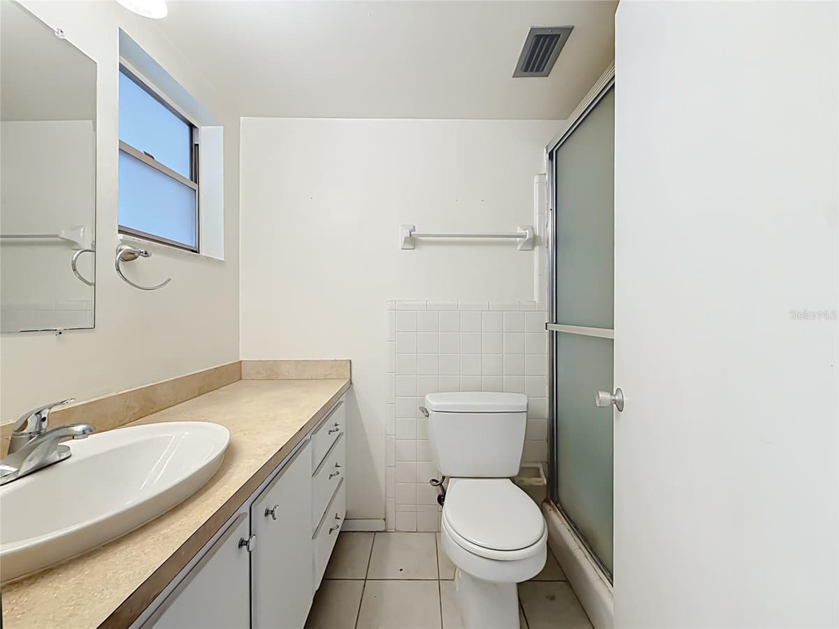 9945 47TH AVENUE — photo 37 of 65