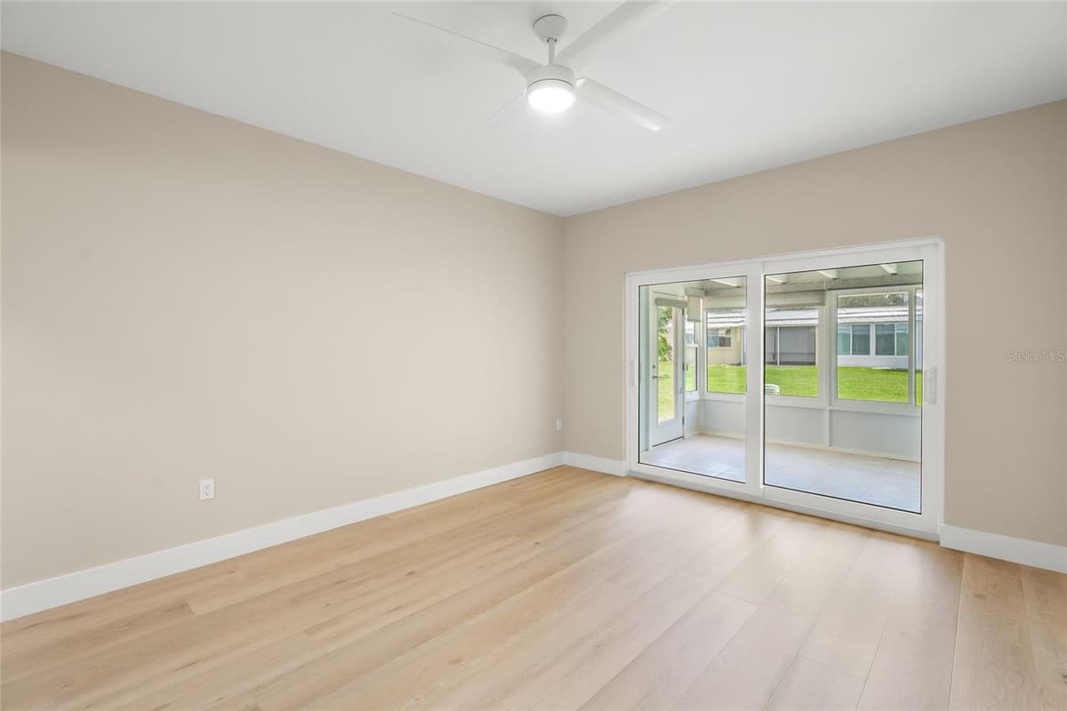 5823 TIDEWOOD AVENUE — photo 17 of 41