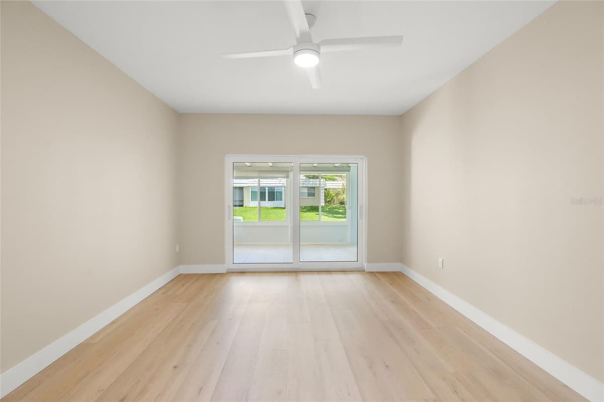 5823 TIDEWOOD AVENUE — photo 16 of 41