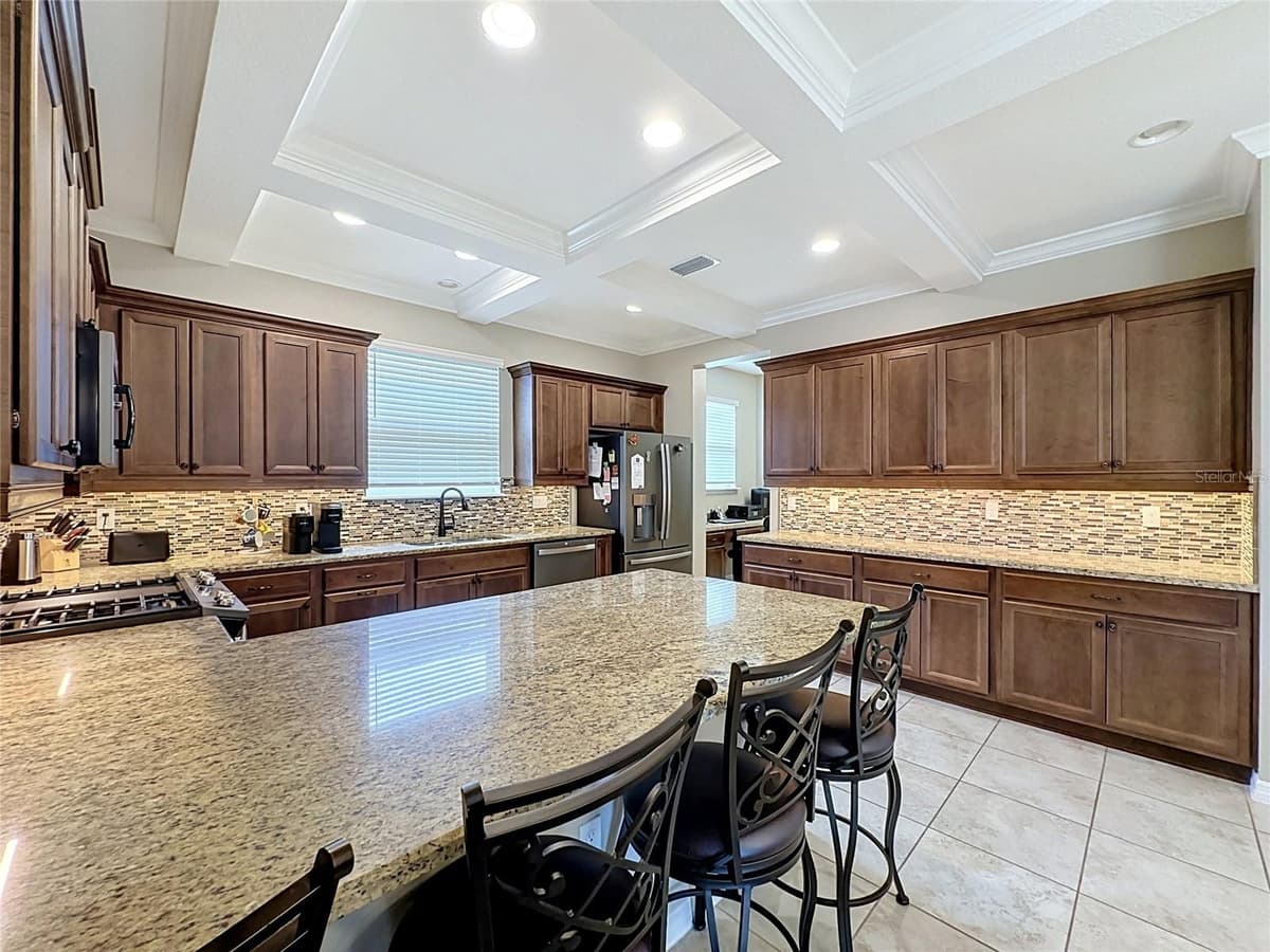 552 NARROW VIEW LANE — photo 9 of 55