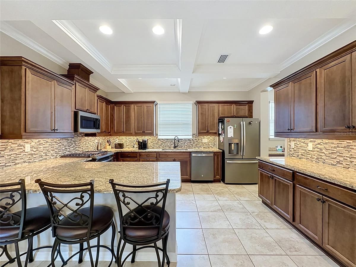 552 NARROW VIEW LANE — photo 10 of 55