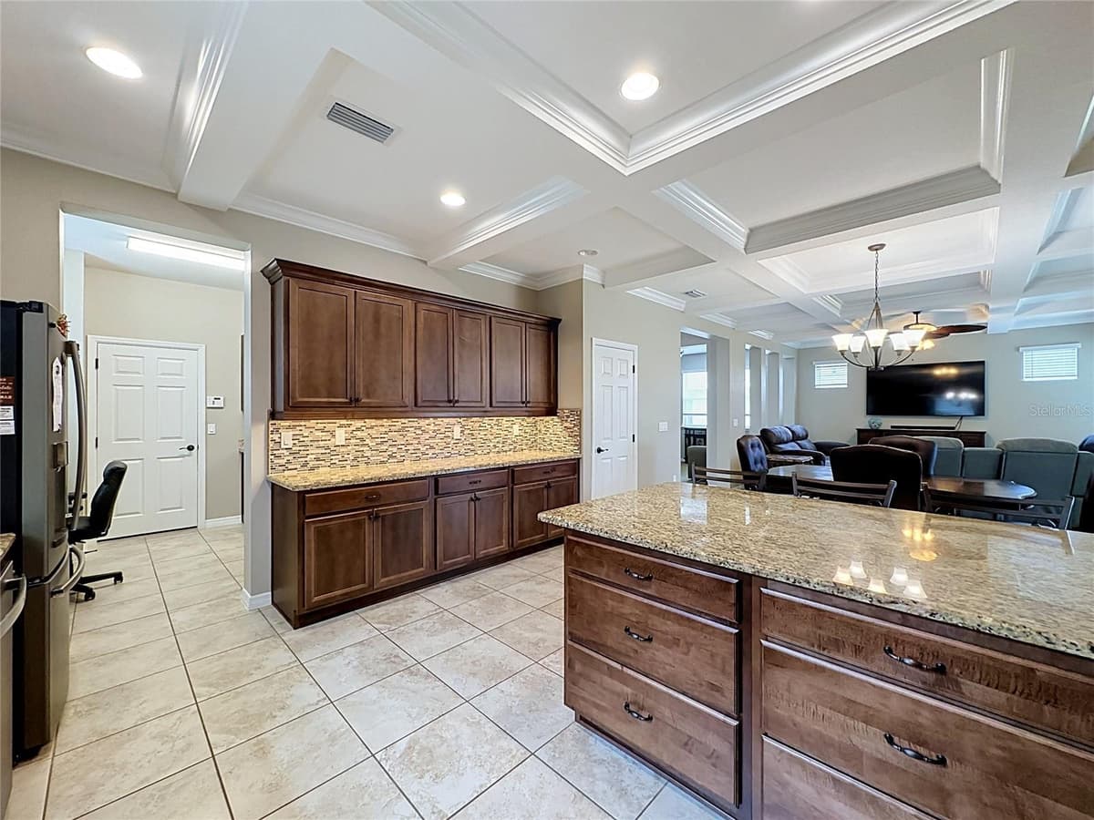 552 NARROW VIEW LANE — photo 13 of 55