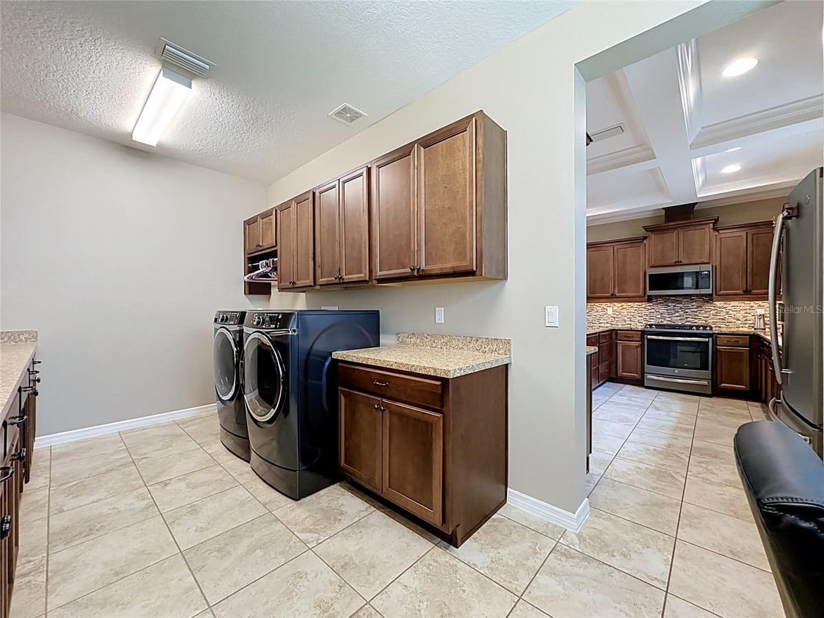 552 NARROW VIEW LANE — photo 32 of 55