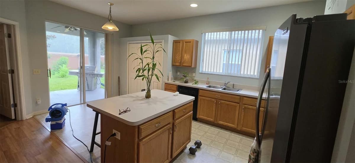 3233 DOWNAN POINT DRIVE — photo 11 of 44
