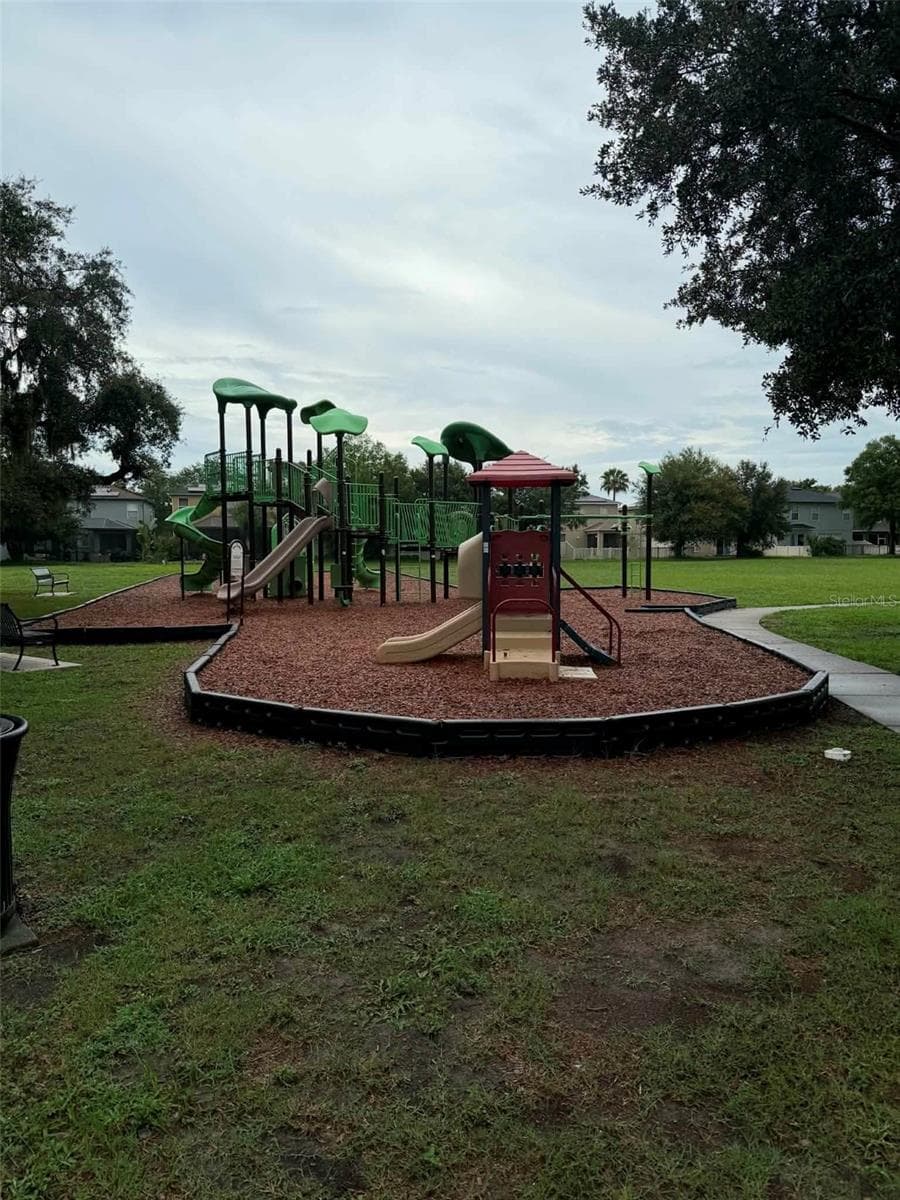 3233 DOWNAN POINT DRIVE — photo 40 of 44