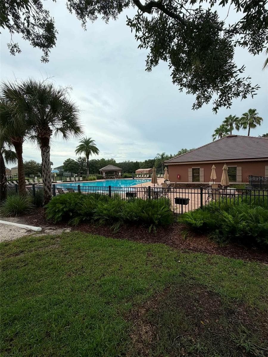 3233 DOWNAN POINT DRIVE — photo 37 of 44