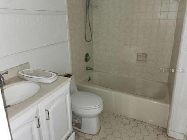 270 AMBERWOOD COURT — photo 11 of 13