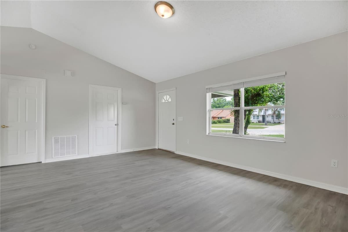 3023 INDIA BOULEVARD — photo 8 of 33