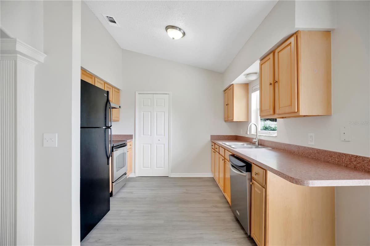 3023 INDIA BOULEVARD — photo 12 of 33
