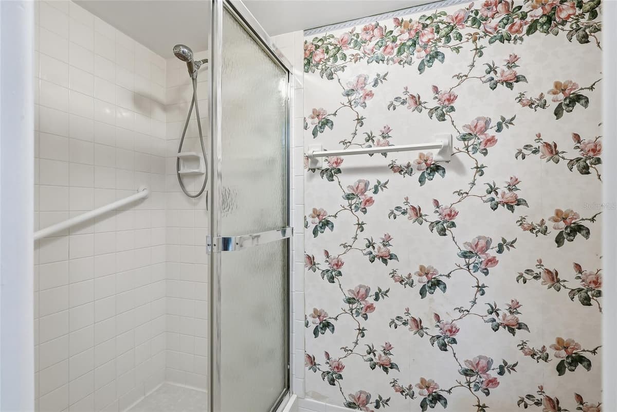 205 MARTHA LANE — photo 22 of 40