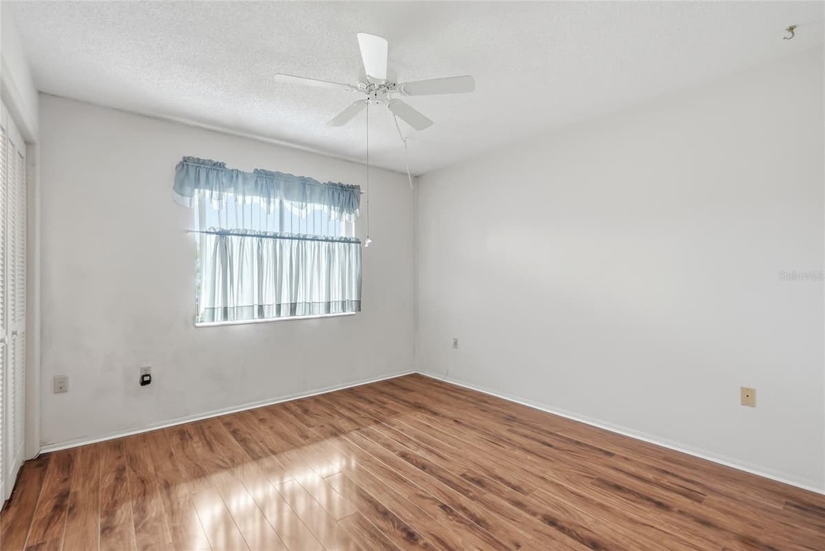 205 MARTHA LANE — photo 16 of 40