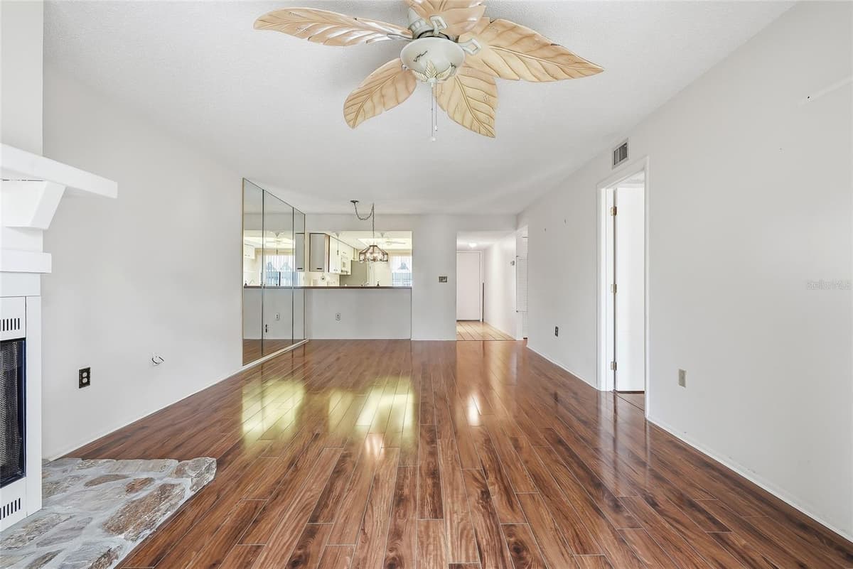 205 MARTHA LANE — photo 10 of 40