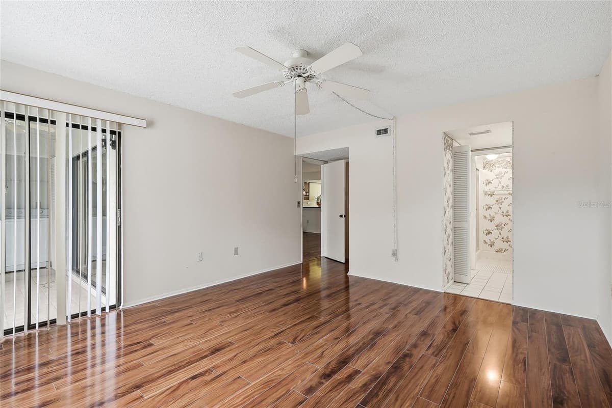205 MARTHA LANE — photo 20 of 40