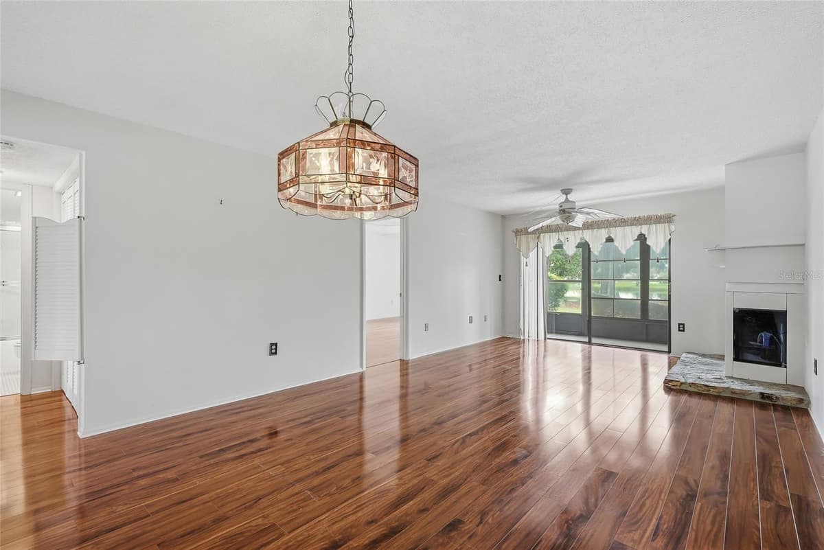 205 MARTHA LANE — photo 7 of 40