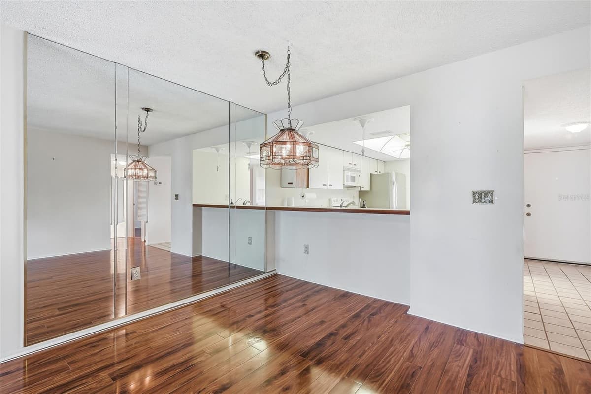 205 MARTHA LANE — photo 6 of 40
