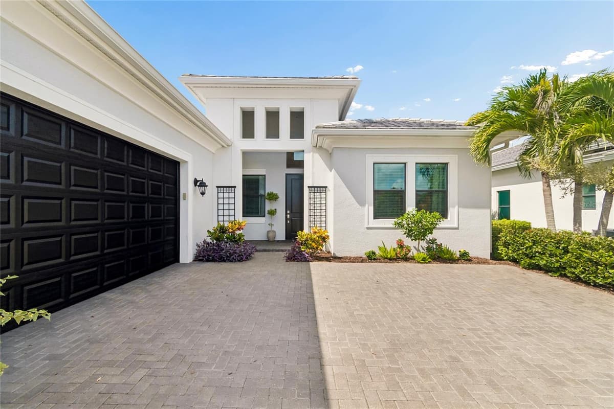 9005 BERNINI PLACE — photo 3 of 92