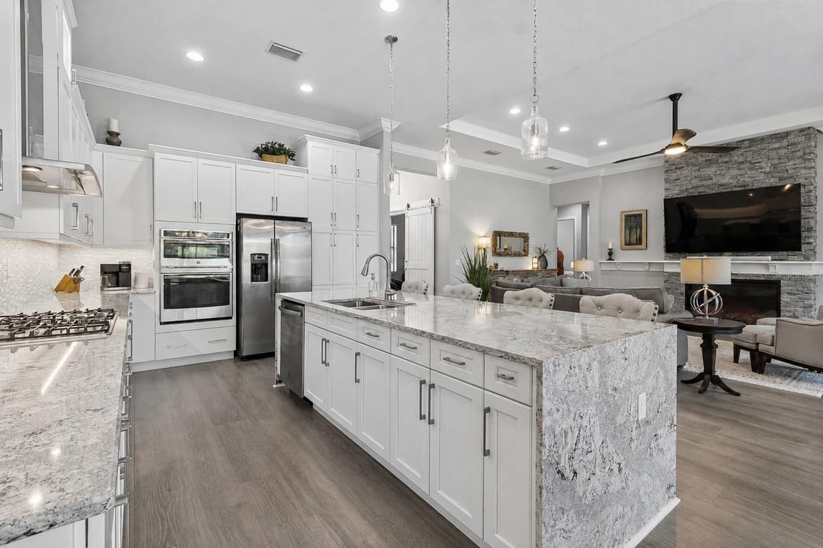 9005 BERNINI PLACE — photo 12 of 92
