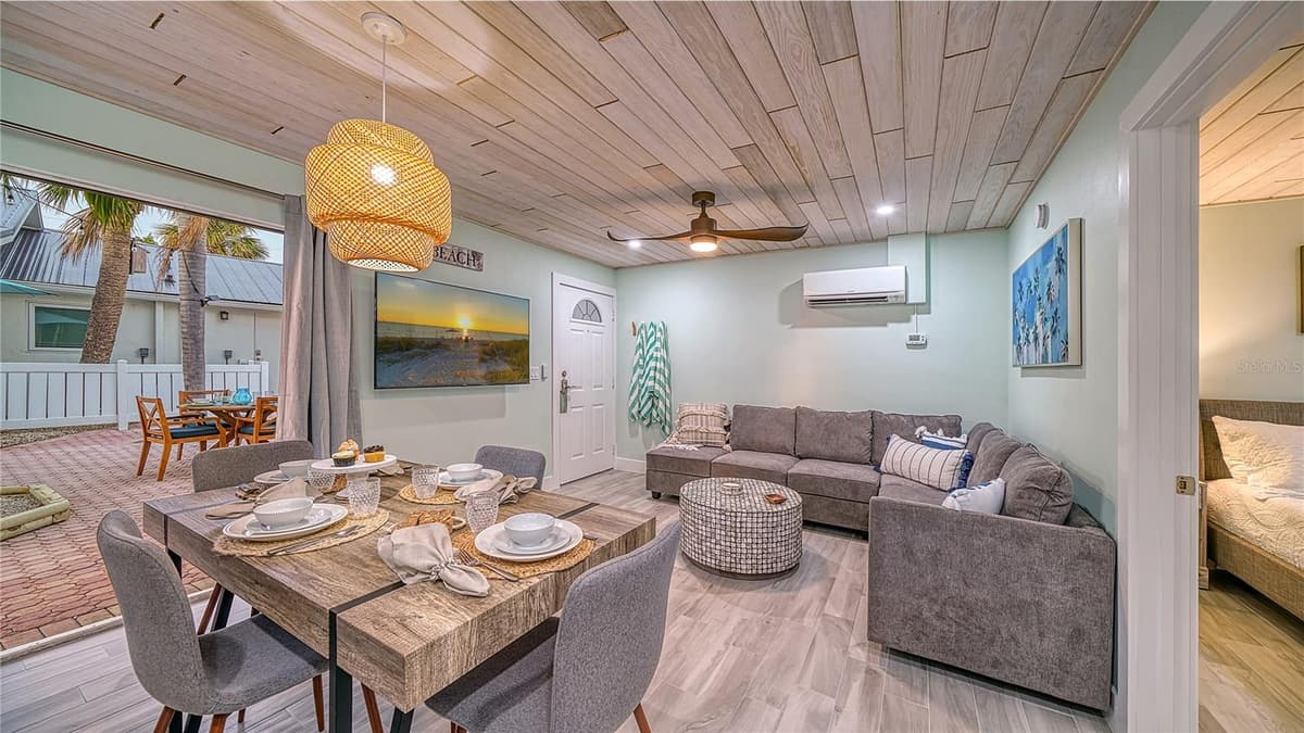 104 AVENIDA VENECCIA — photo 9 of 51