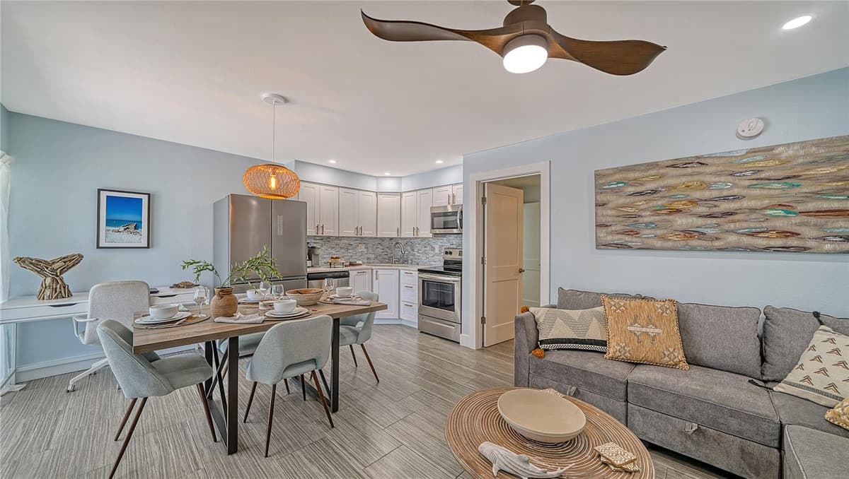 104 AVENIDA VENECCIA — photo 40 of 51