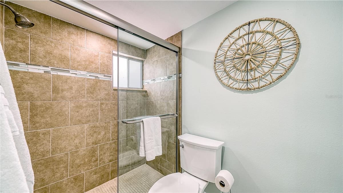 104 AVENIDA VENECCIA — photo 17 of 51