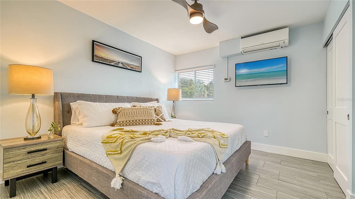 104 AVENIDA VENECCIA — photo 30 of 51