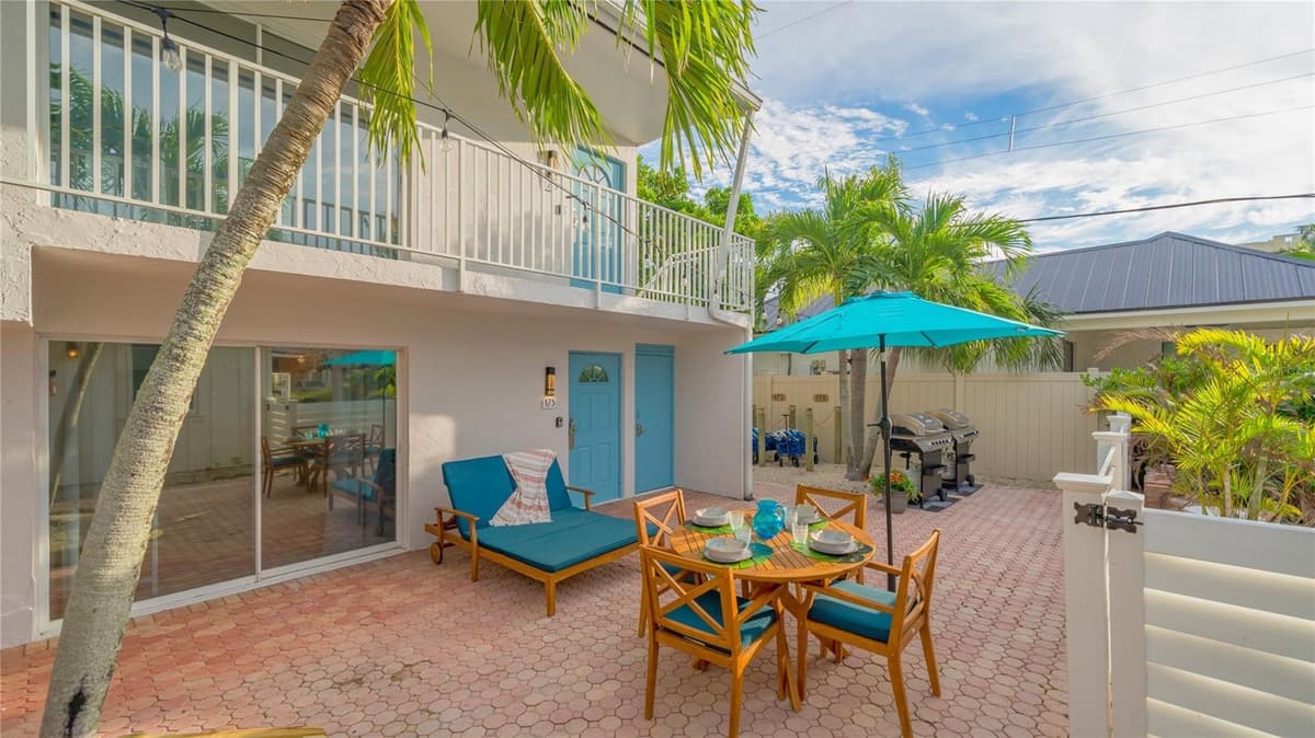 104 AVENIDA VENECCIA — photo 48 of 51