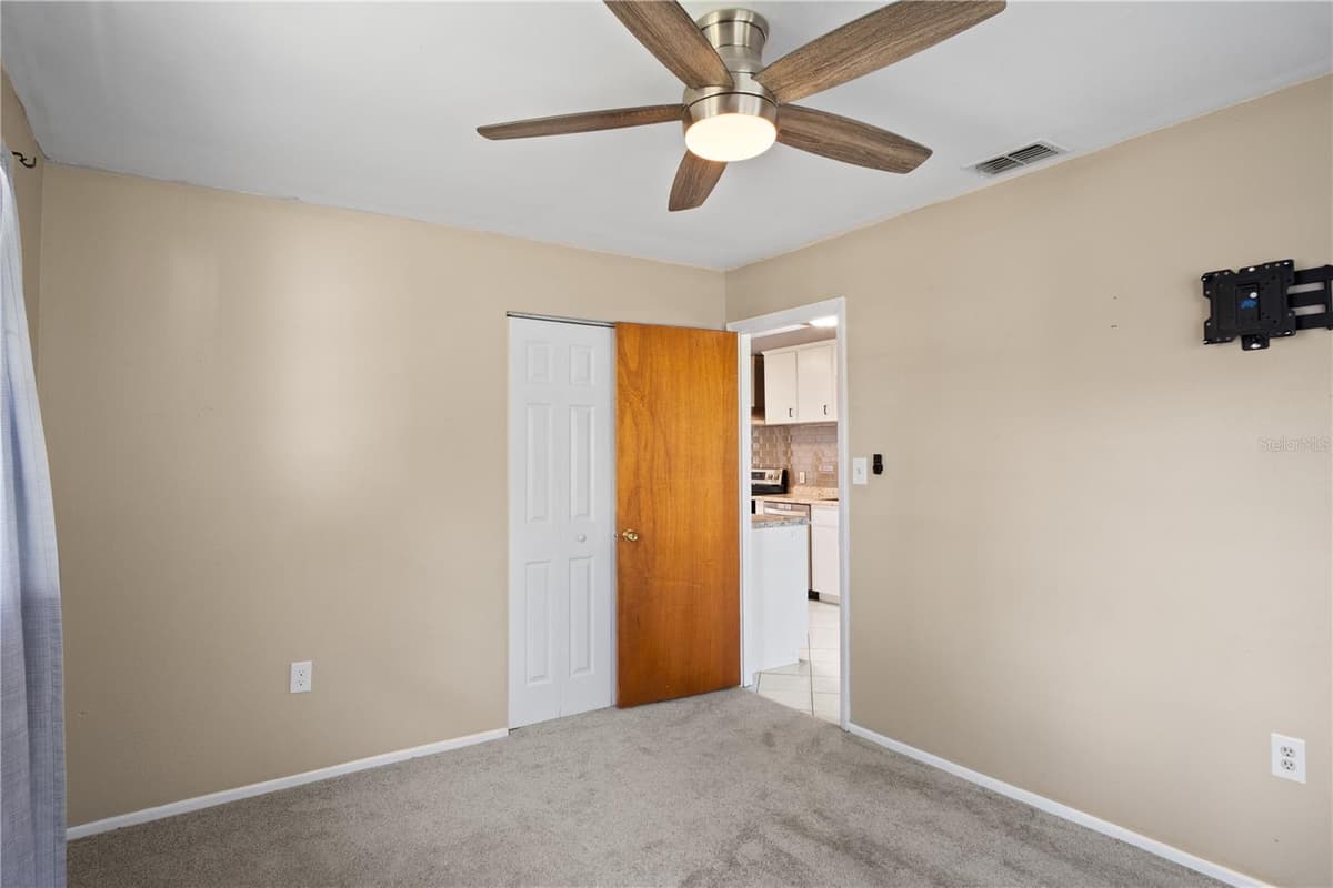 805 CENTER STREET — photo 22 of 31