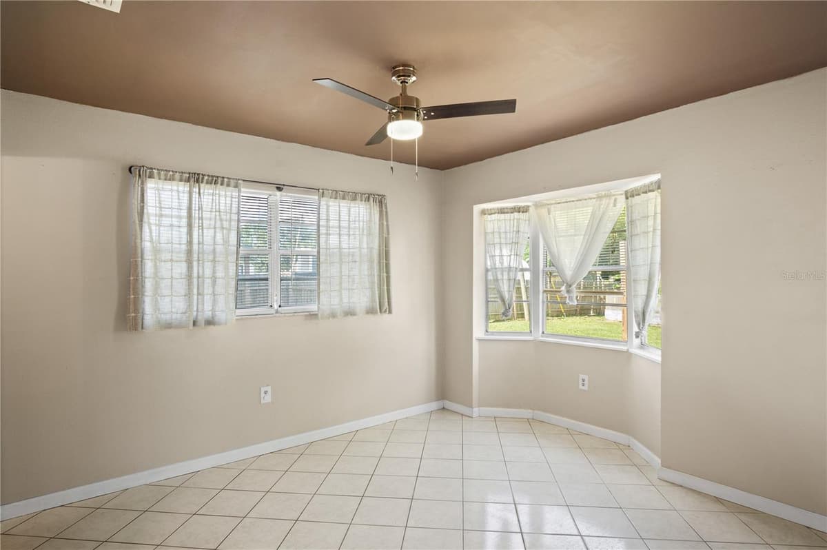 805 CENTER STREET — photo 19 of 31