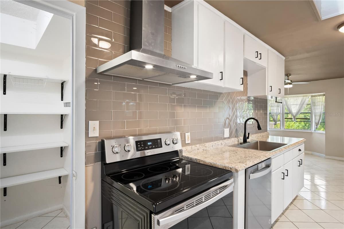 805 CENTER STREET — photo 16 of 31