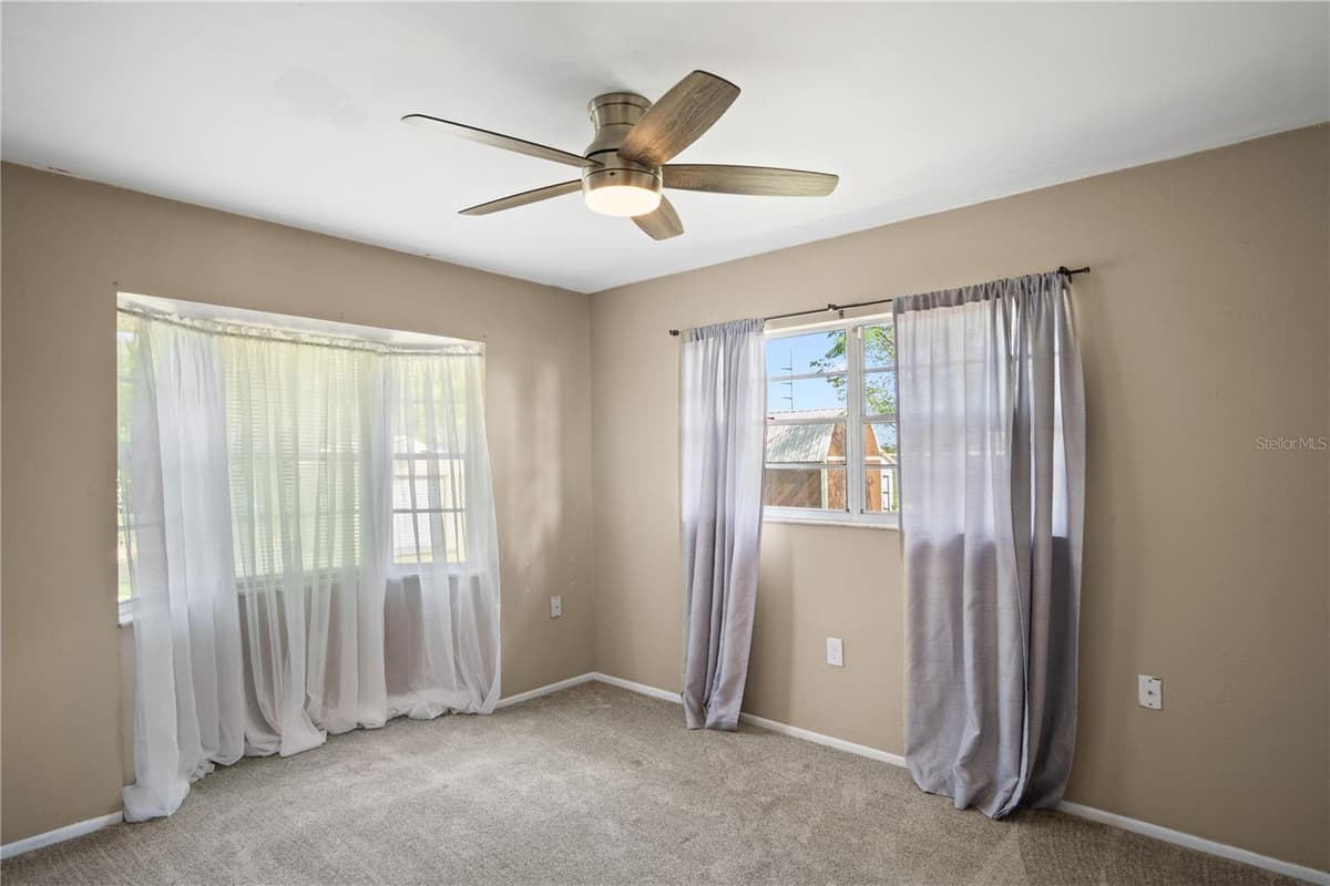 805 CENTER STREET — photo 21 of 31