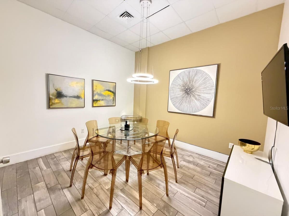 7901 KINGSPOINTE PARKWAY — photo 14 of 16