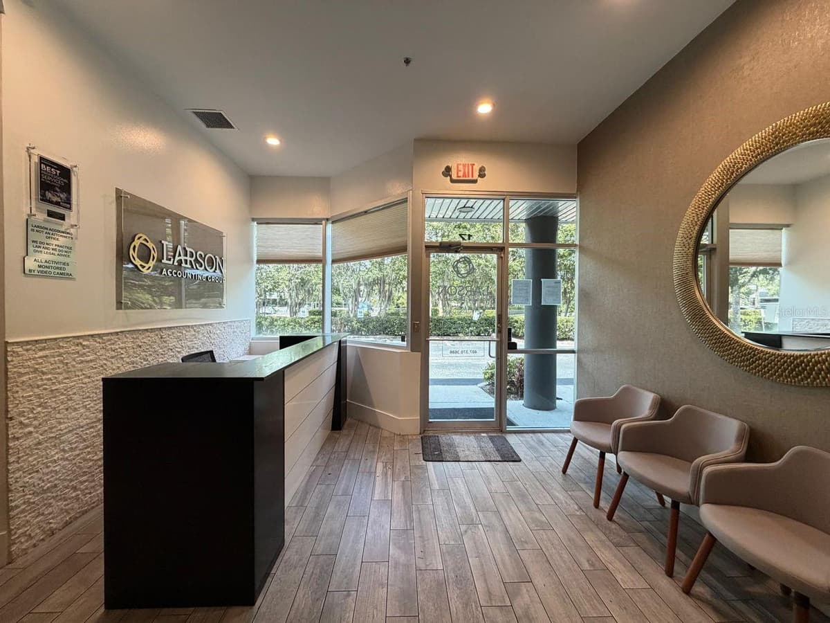 7901 KINGSPOINTE PARKWAY — photo 3 of 16
