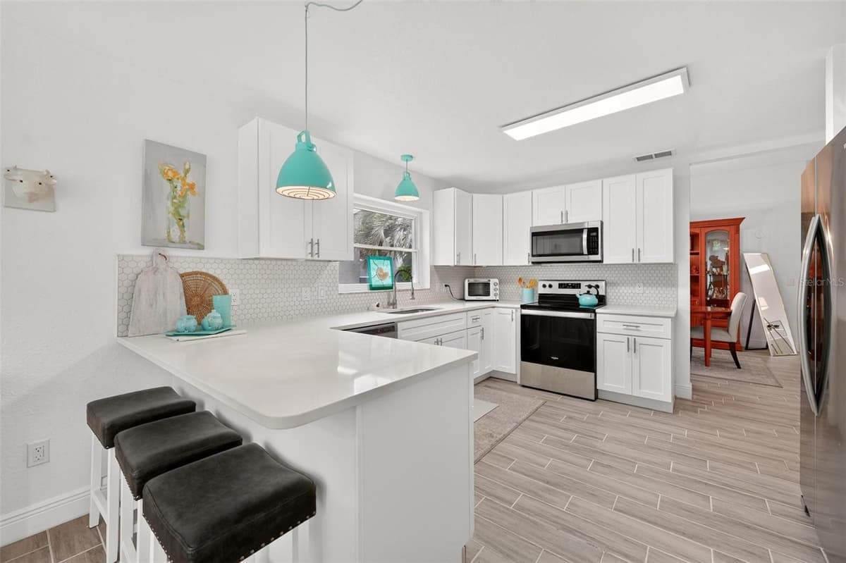 1511 LAVACA LANE — photo 33 of 62