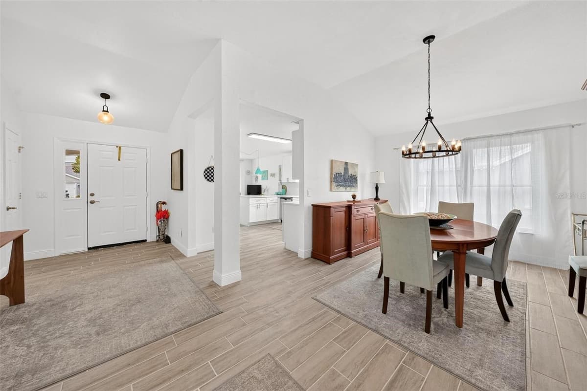 1511 LAVACA LANE — photo 12 of 62