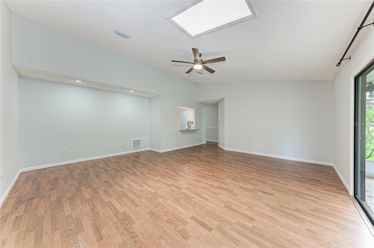5506 82ND AVENUE DRIVE — photo 10 of 43