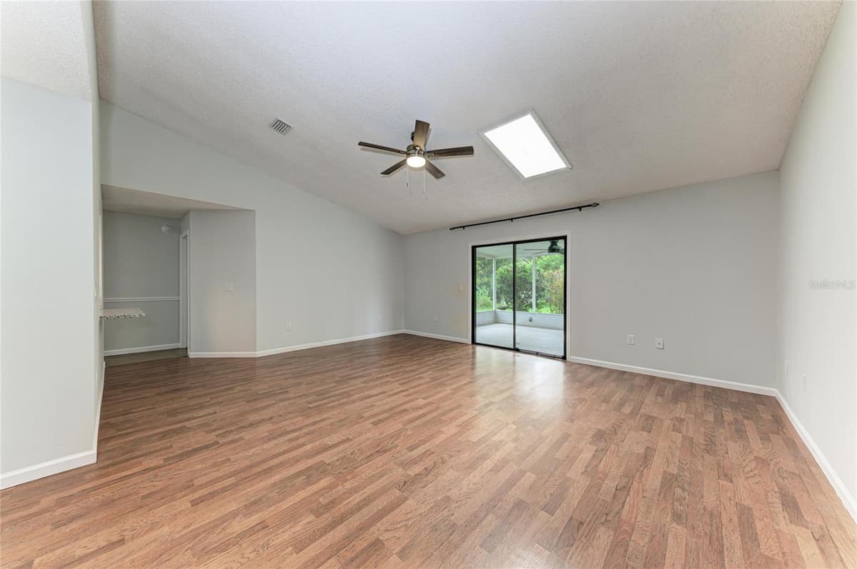5506 82ND AVENUE DRIVE — photo 13 of 43
