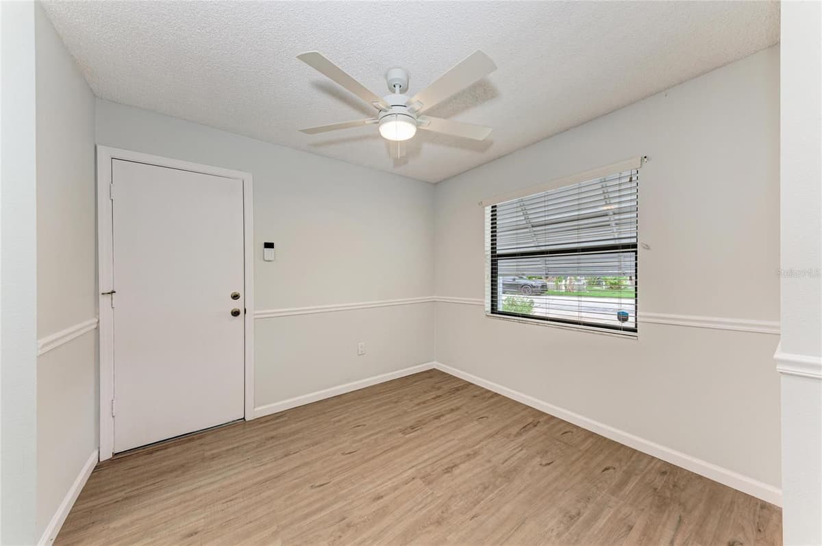 5506 82ND AVENUE DRIVE — photo 8 of 43