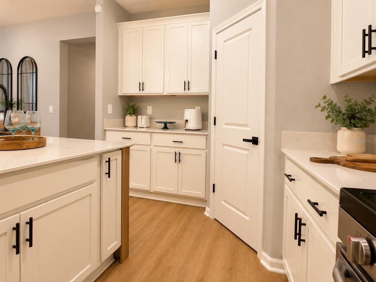3052 NAMASTE DRIVE — photo 10 of 33