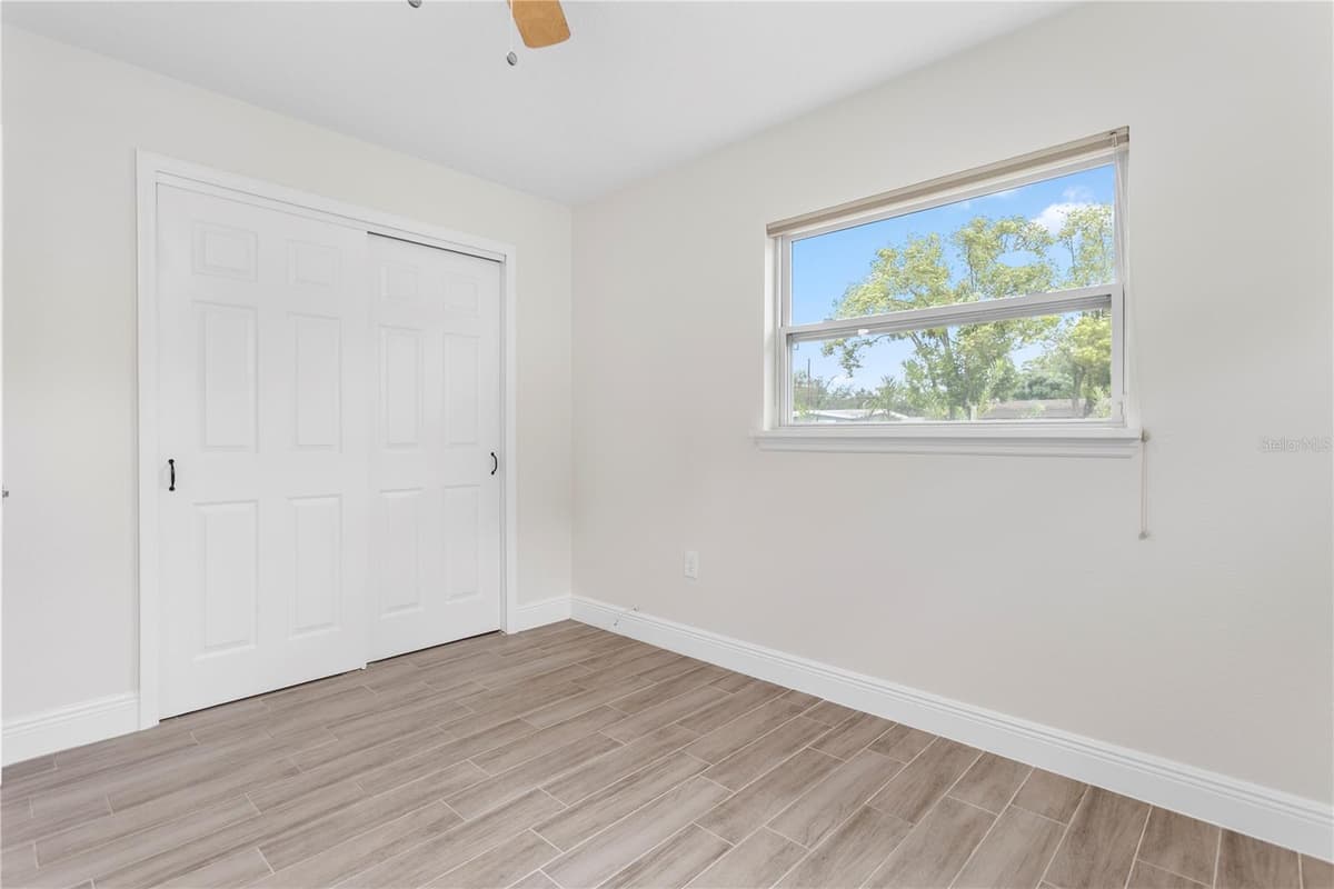 909 URSULA STREET — photo 18 of 32