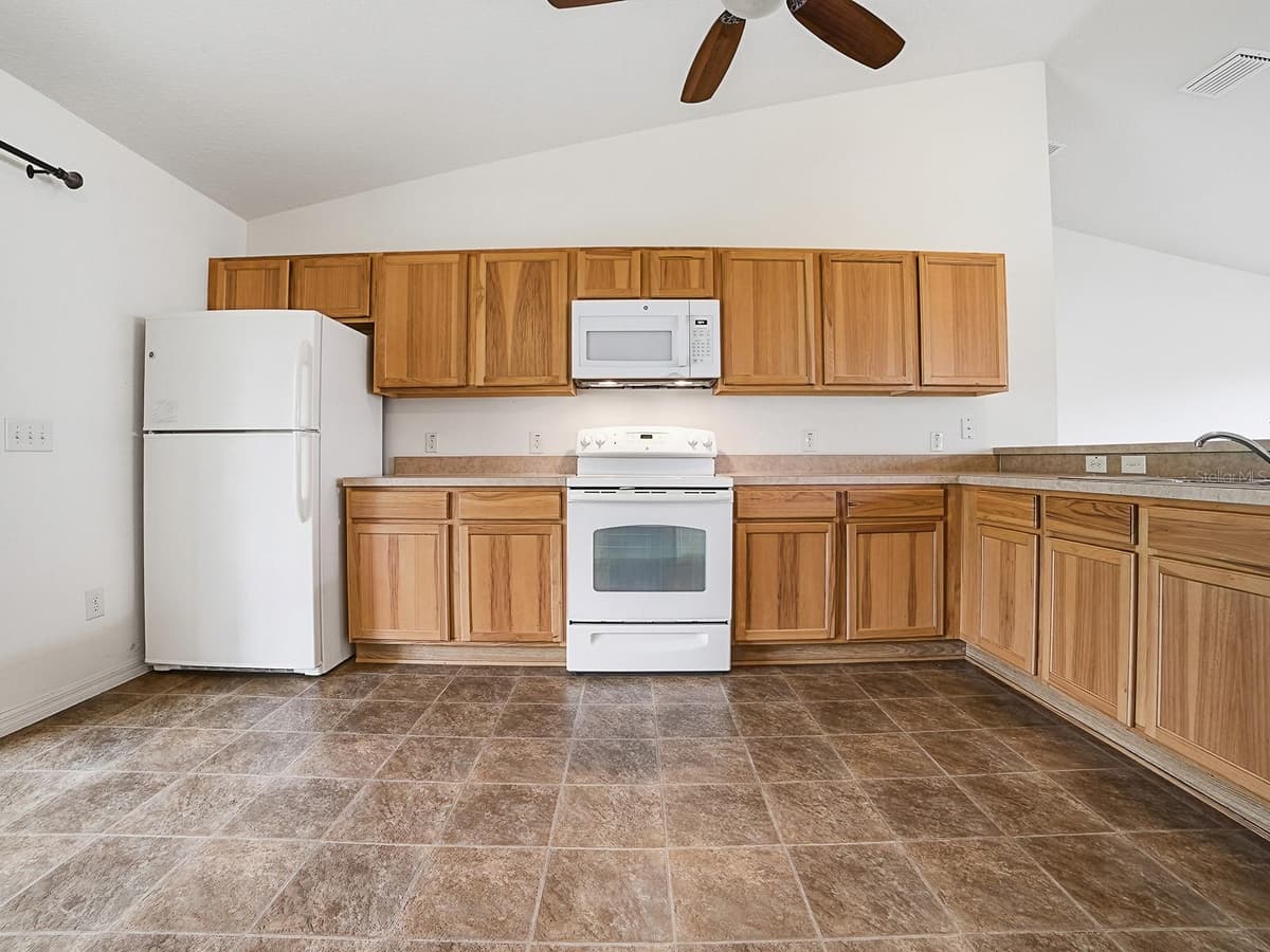250 ARBELLA LOOP — photo 14 of 43