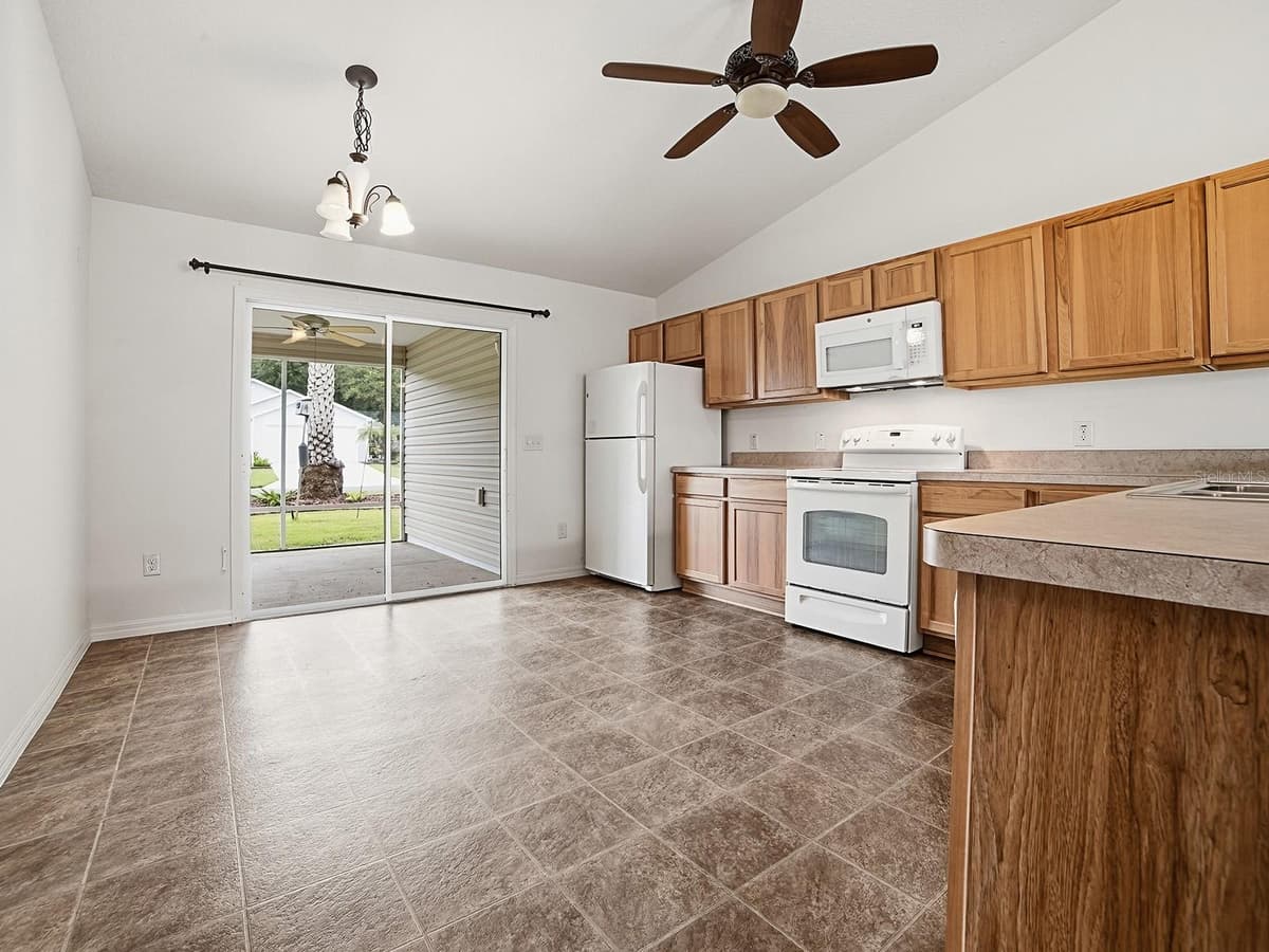 250 ARBELLA LOOP — photo 13 of 43
