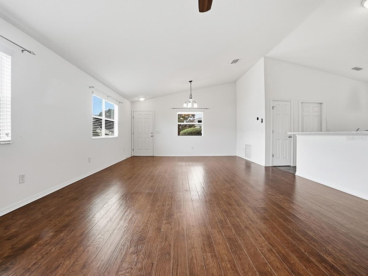 250 ARBELLA LOOP — photo 11 of 43