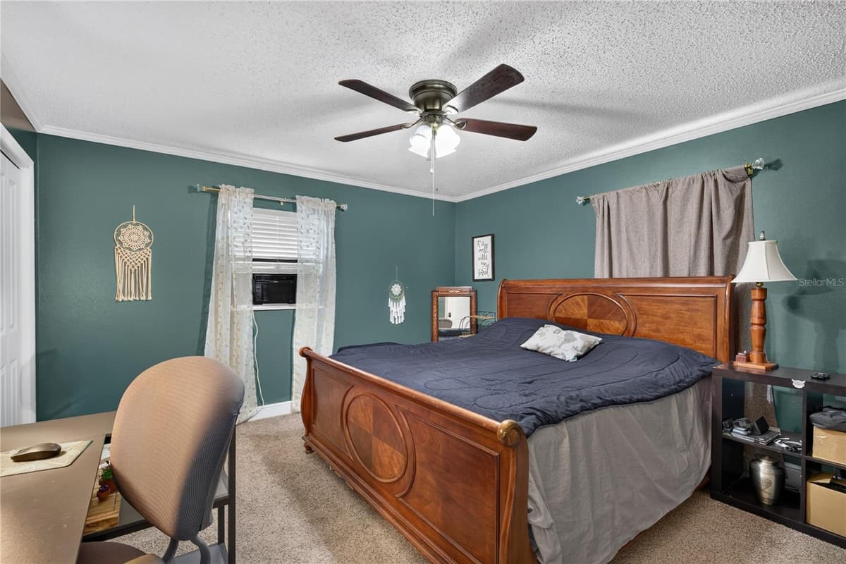 555 WINOGENE AVE — photo 11 of 34