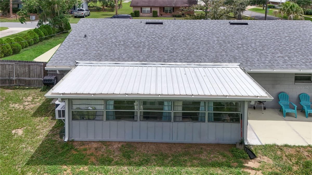 555 WINOGENE AVE — photo 25 of 34
