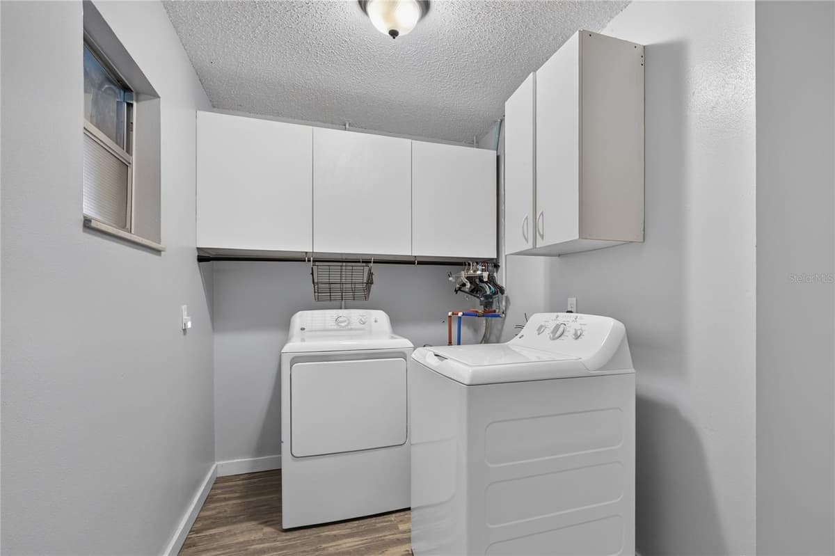 555 WINOGENE AVE — photo 18 of 34