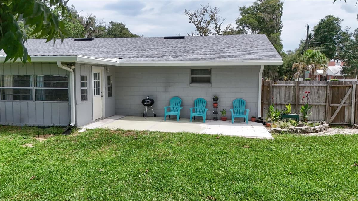 555 WINOGENE AVE — photo 24 of 34