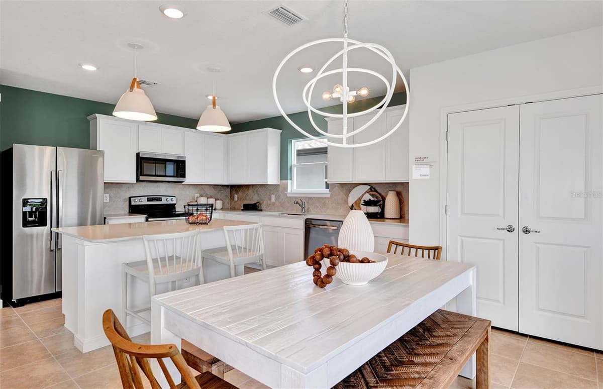 10438 HIDDEN BANKS GLEN — photo 4 of 22