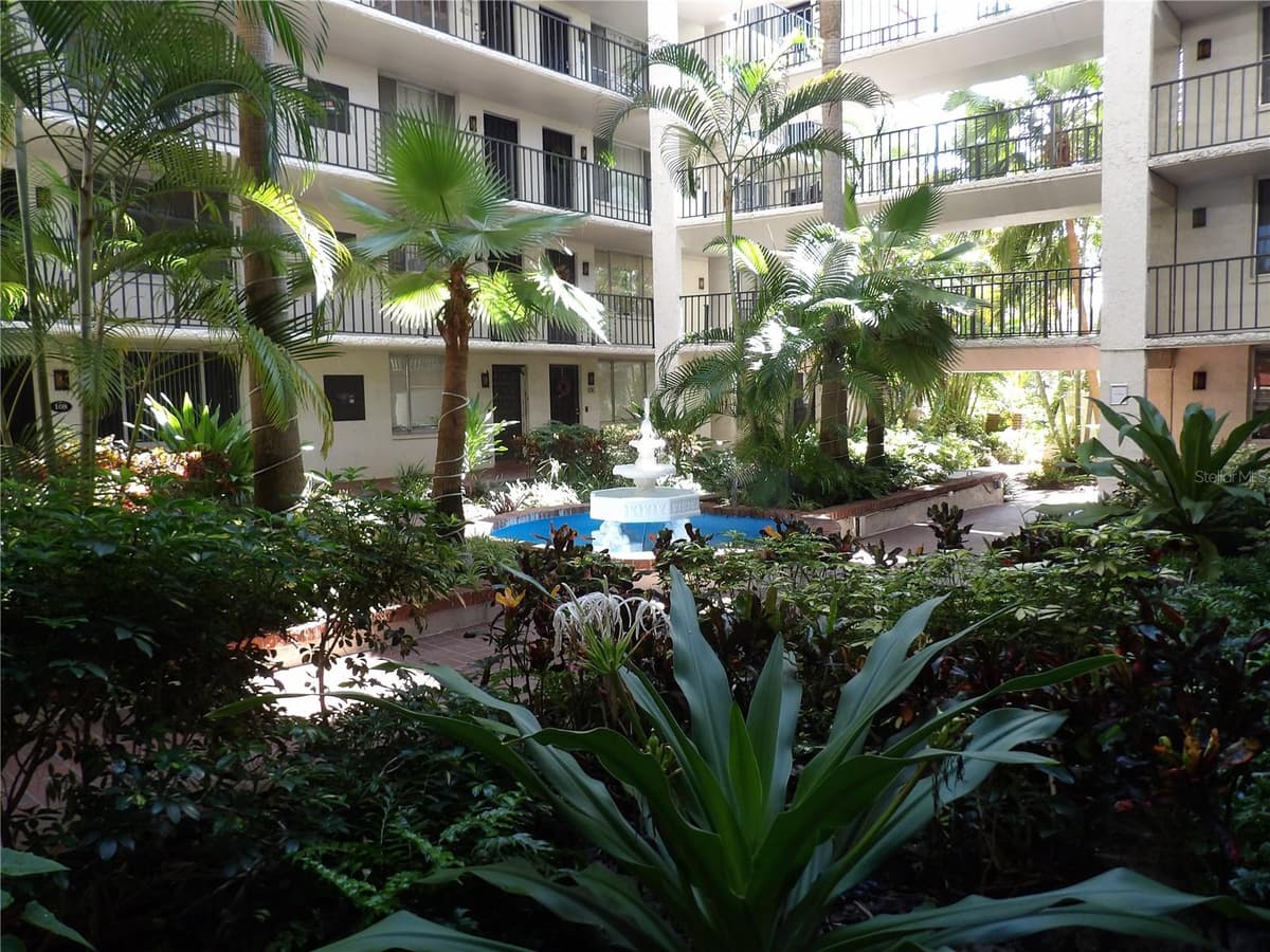 2699 SEVILLE BOULEVARD — photo 33 of 35