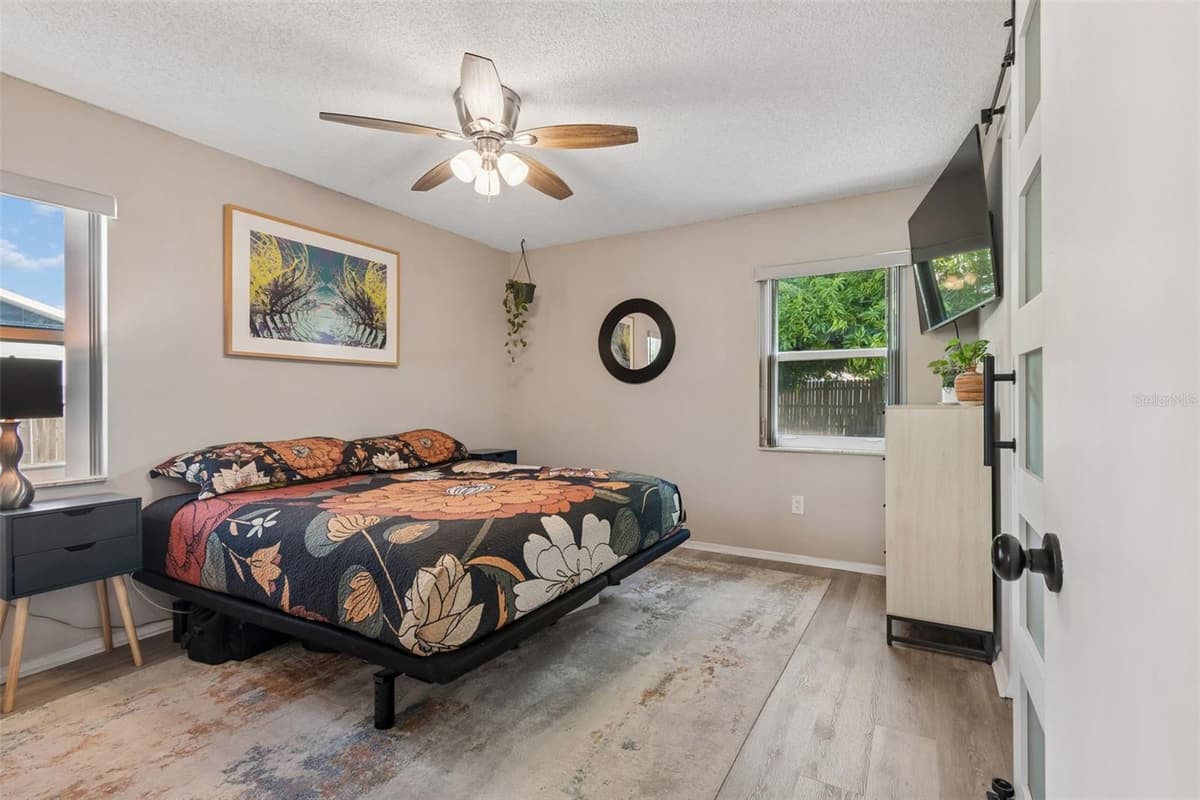 4185 WHITING DRIVE — photo 16 of 44