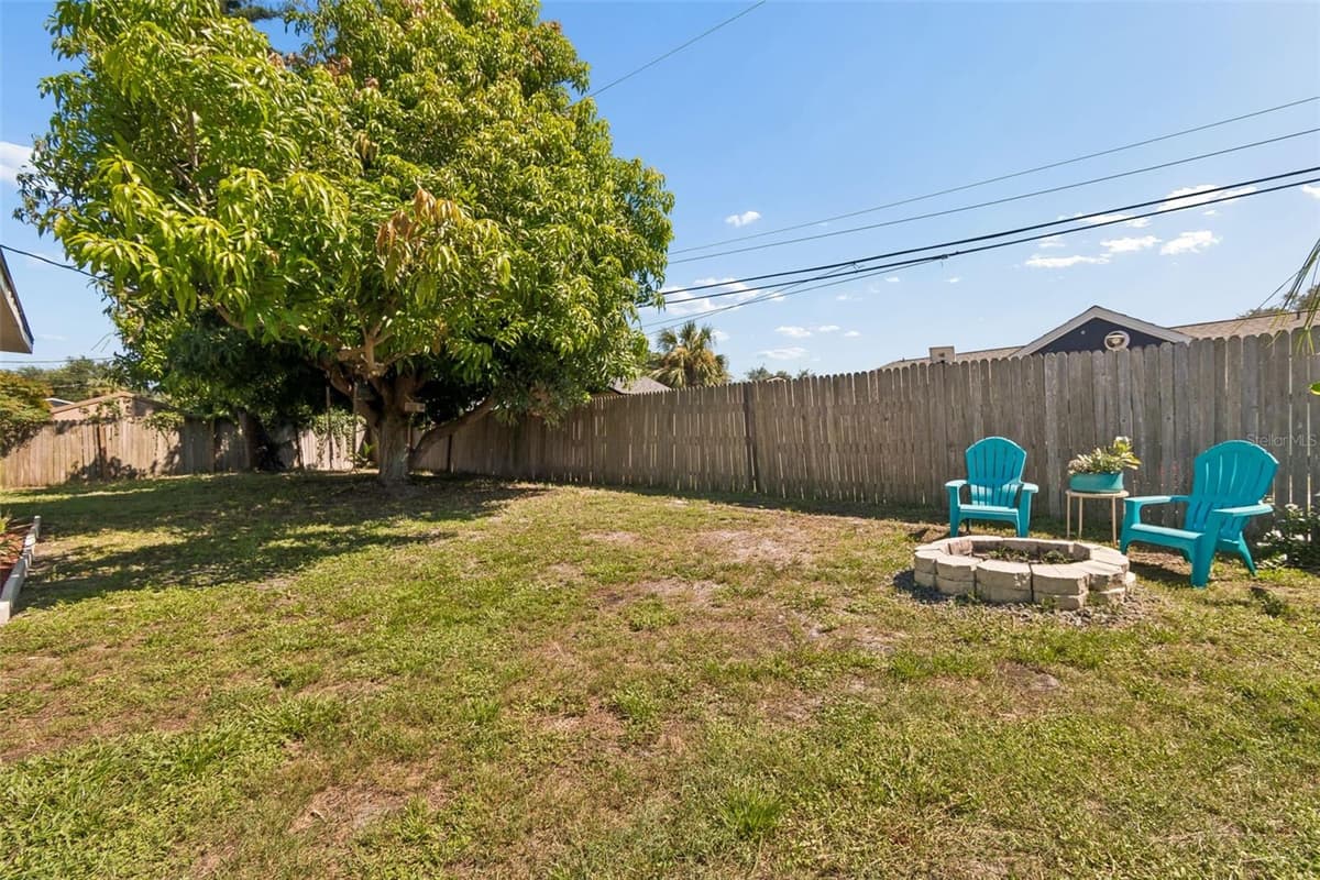 4185 WHITING DRIVE — photo 33 of 44